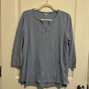 Quarter sleeve flowy shirt